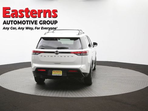 Used 2024 Nissan Pathfinder SV w/ SV Premium Package AWD/4WD image 43