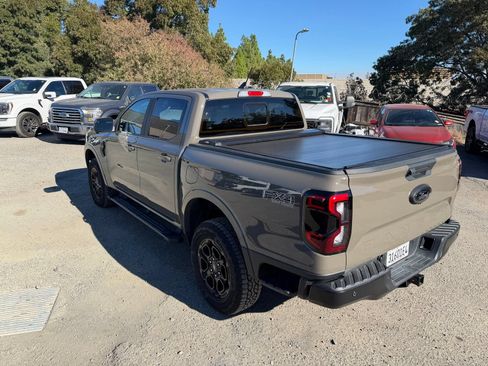 Used 2025 Ford Ranger Lariat w/ FX4 Off-Road Package AWD/4WD image 3