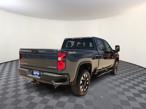 Used 2020 Chevrolet Silverado 2500 Custom w/ Custom Value Package AWD/4WD image 4