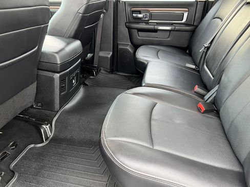 Used 2017 RAM 1500 Laramie AWD/4WD image 19