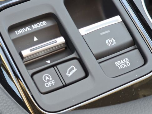 New 2025 Honda Pilot Touring image 12