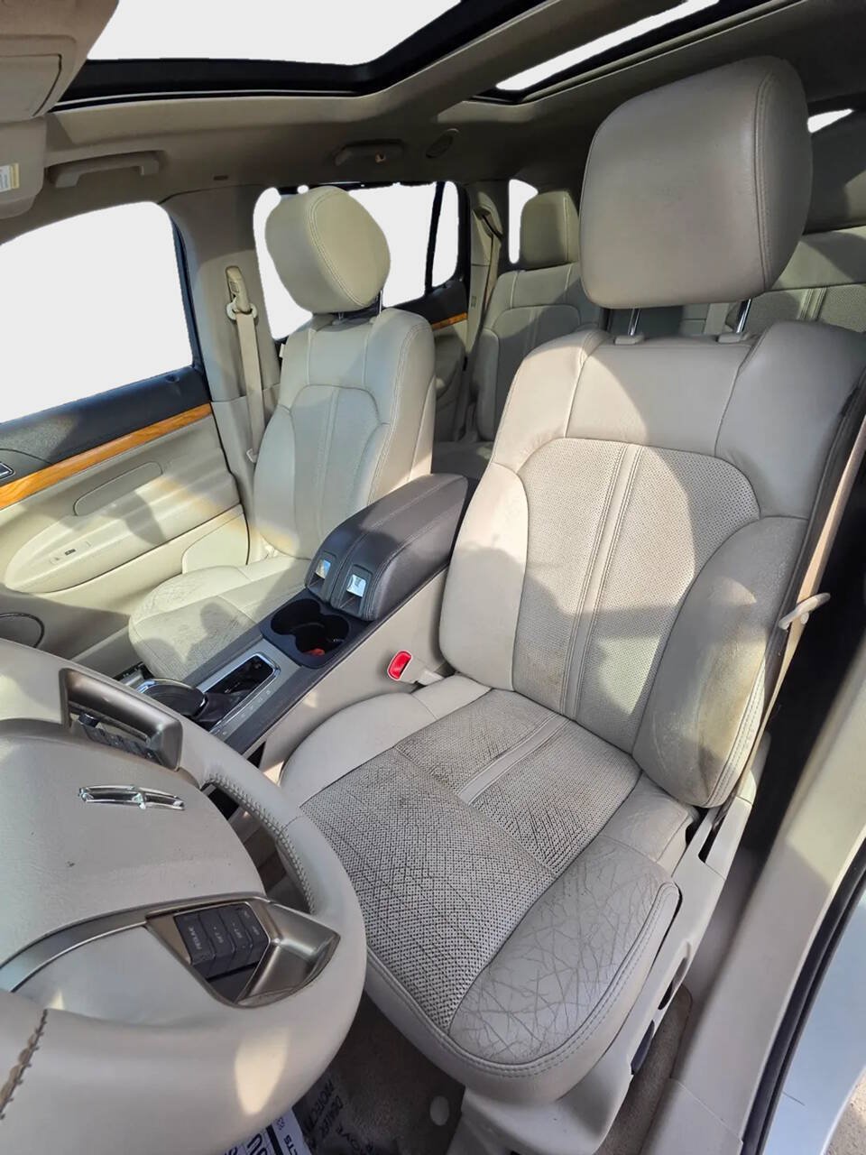 Used 2012 Lincoln MKT AWD image 11