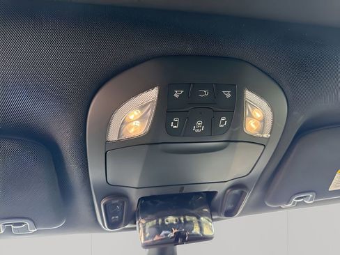 New 2025 Chrysler Pacifica Select image 30