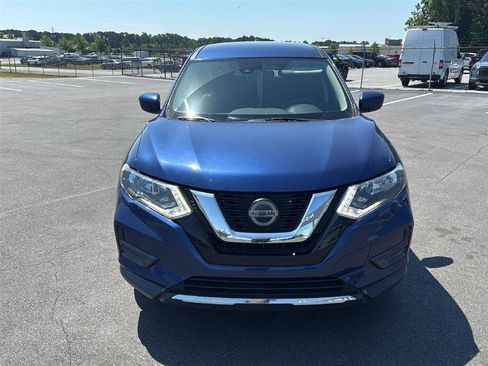 Used 2019 Nissan Rogue S FWD image 2