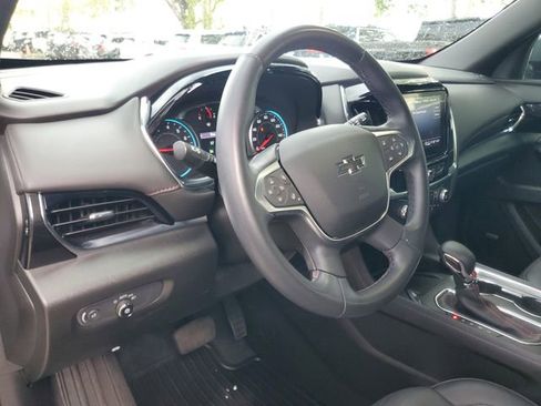 Certified 2023 Chevrolet Traverse RS FWD image 19