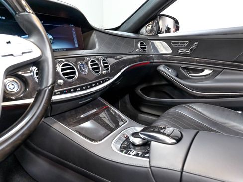 Used 2019 Mercedes-Benz S 560 4MATIC Sedan w/ Premium Package image 12