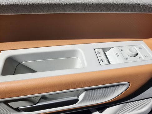 New 2025 Volkswagen ID. Buzz 1st Edition image 19