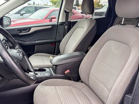 Used 2022 Ford Escape SE w/ SE Sport Appearance Package FWD image 9