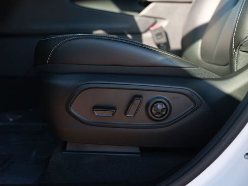 New 2025 Jeep Grand Cherokee L Limited image 14