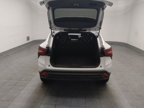 Used 2025 Chevrolet Trax RS w/ Sunroof Package FWD image 29