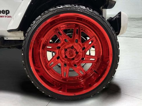 Used 2022 Jeep Gladiator Overland image 11