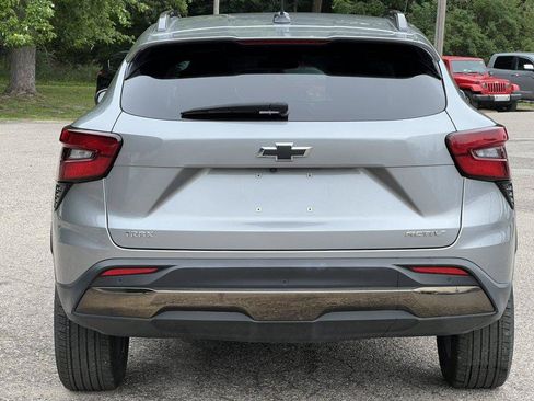 Used 2024 Chevrolet Trax ACTIV w/ Sunroof Package FWD image 36