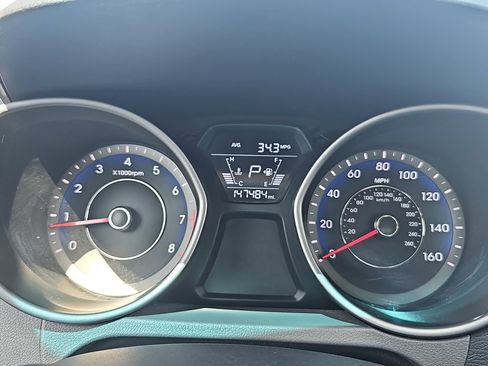 Used 2014 Hyundai Elantra SE FWD image 17