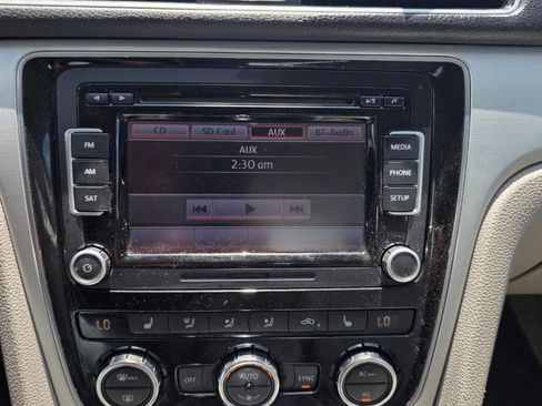 Used 2012 Volkswagen Passat 2.5 SE FWD image 15