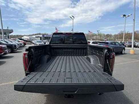 New 2026 GMC Sierra 2500 AT4 w/ Technology Package AWD/4WD image 13