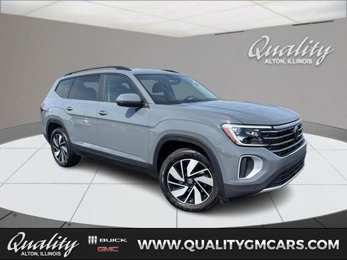 Used 2025 Volkswagen Atlas SE AWD/4WD image 1