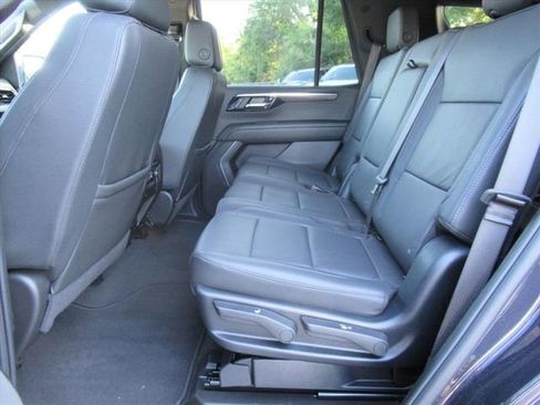 Used 2025 Chevrolet Tahoe Z71 AWD/4WD image 32