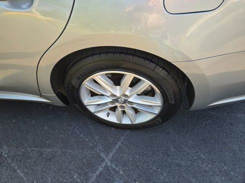 Used 2015 Toyota Avalon XLE FWD image 19