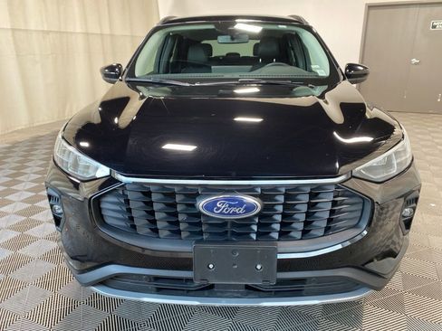 Used 2025 Ford Escape Platinum image 2
