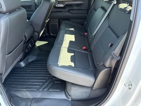 Used 2024 GMC Sierra 1500 SLT AWD/4WD image 11