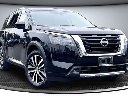 Used 2025 Nissan Pathfinder Platinum AWD/4WD image 1