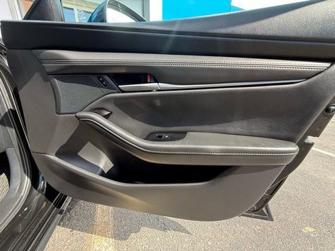 Used 2024 MAZDA MAZDA3 s image 19