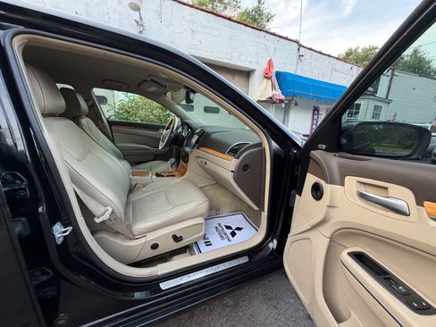 Used 2014 Chrysler 300 C RWD image 31