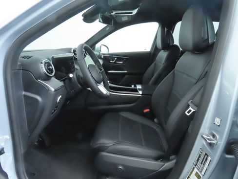 Certified 2025 Mercedes-Benz GLC 300 image 19