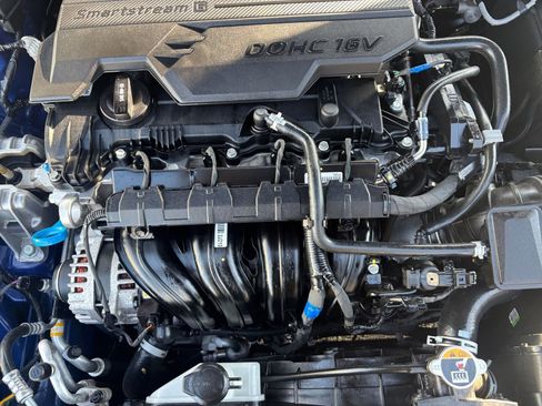 Used 2025 Hyundai Elantra SEL image 31