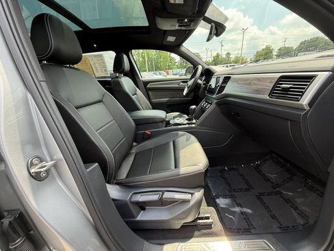Used 2023 Volkswagen Atlas Cross Sport SE w/ Panoramic Sunroof Package FWD image 26