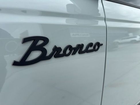 Used 2023 Ford Bronco Wildtrak image 8