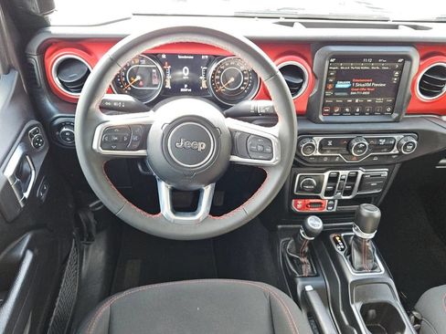 Used 2023 Jeep Gladiator Rubicon AWD/4WD image 12