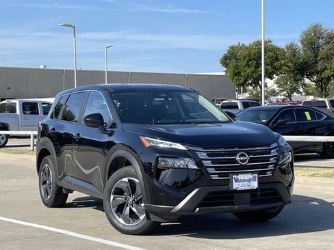 Used 2025 Nissan Rogue SV FWD image 2