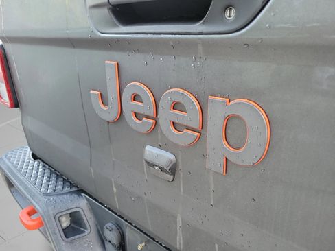 Used 2022 Jeep Gladiator Mojave AWD/4WD image 31