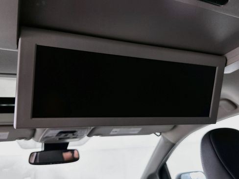 Used 2020 Toyota Sienna SE Premium FWD image 26