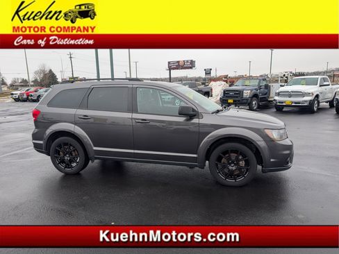 Used 2019 Dodge Journey SE image 1