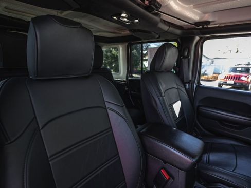 Used 2021 Jeep Wrangler Unlimited Sport image 29