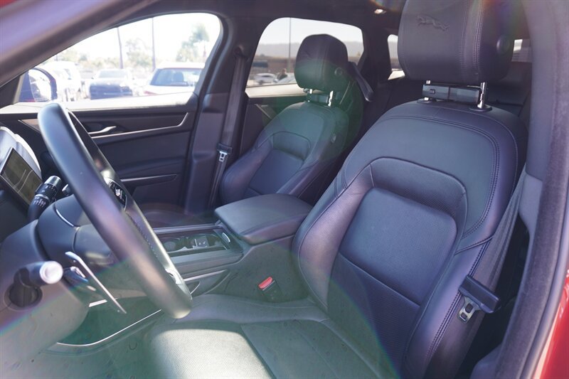 Used 2022 Jaguar F-PACE S AWD/4WD image 10