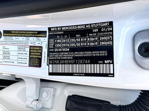 Used 2024 Mercedes-Benz GLC 300 4MATIC image 29