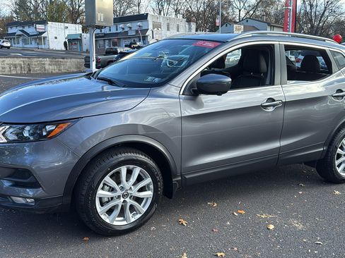Certified 2022 Nissan Rogue Sport SV w/ Technology Package image 3