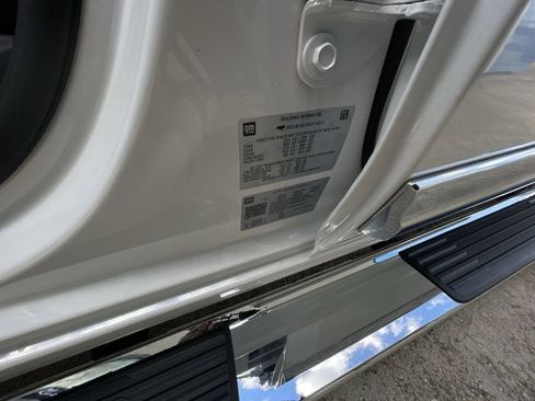 Used 2024 Chevrolet Silverado 1500 High Country w/ High Country Premium Package AWD/4WD image 34