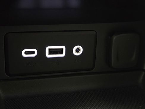 Used 2023 GMC Terrain SLE image 26