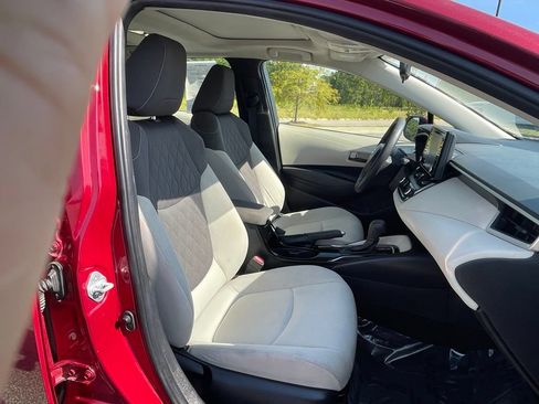 Used 2022 Toyota Corolla LE FWD image 40