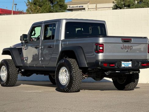Used 2020 Jeep Gladiator Rubicon image 3