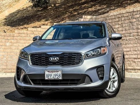 Used 2020 Kia Sorento LX FWD image 3