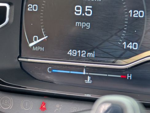 Used 2024 GMC Yukon XL Denali w/ Advanced Technology Package image 27