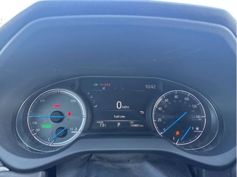 Used 2021 Toyota Venza XLE w/ Carpet Mat Package (TMS) image 19