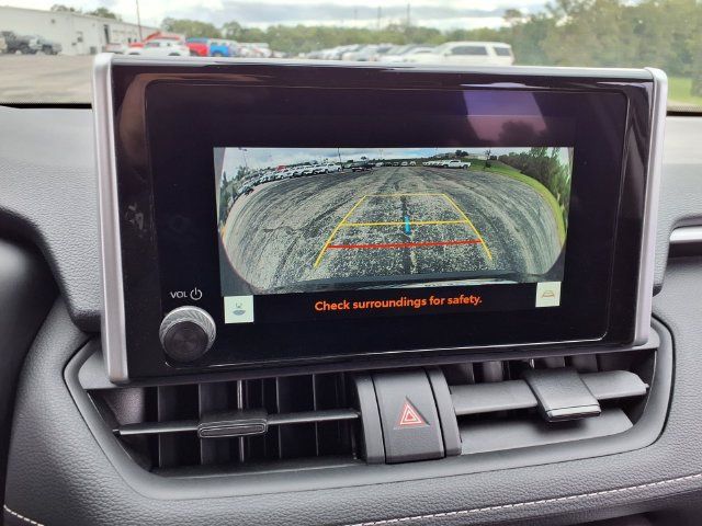 Used 2025 Toyota RAV4 XLE AWD/4WD image 27