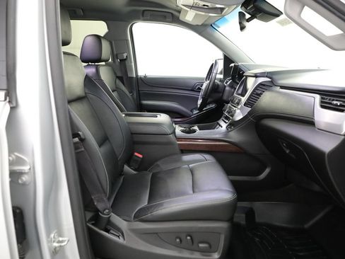 Certified 2017 GMC Yukon XL SLT AWD/4WD image 12