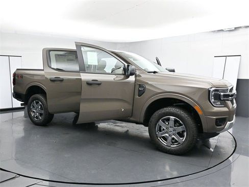 New 2025 Ford Ranger XLT w/ Chrome Accent Package image 3